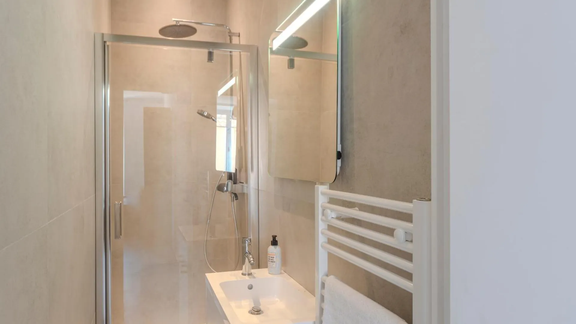Frgk - 3 Bedrooms Historic Center Cannes Apartment