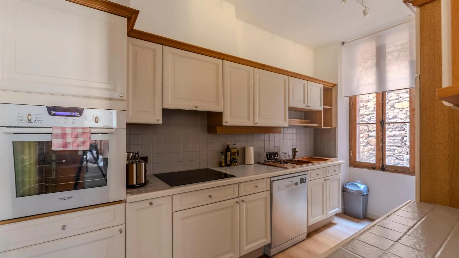 Frgk - 3 Bedrooms Historic Center Cannes France
