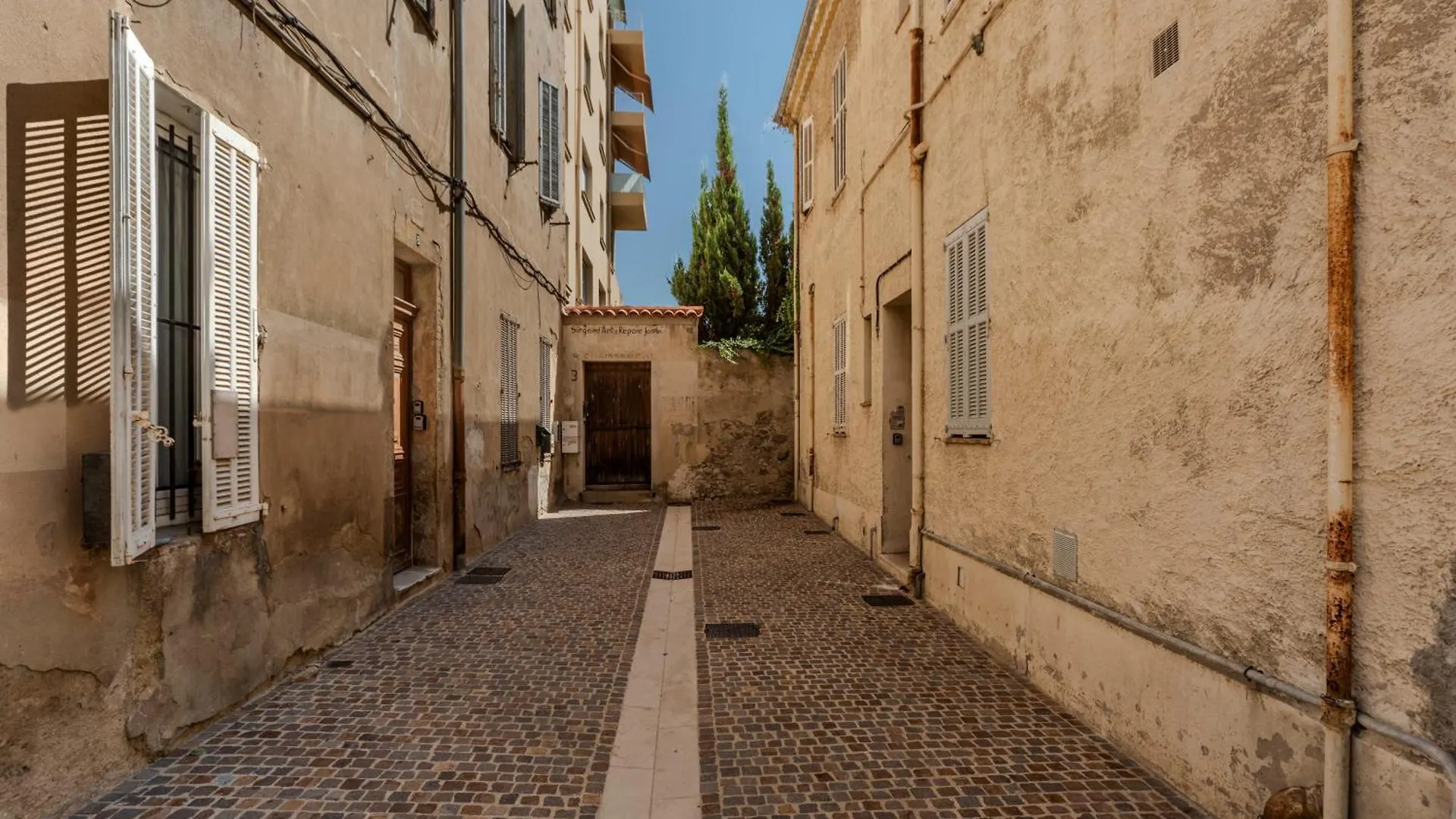 Frgk - 3 Bedrooms Historic Center Cannes Apartment